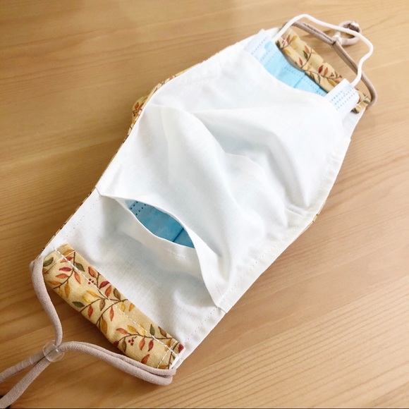 2 for 25$ Custom Handmade Face Mask / White - Picture 4 of 11